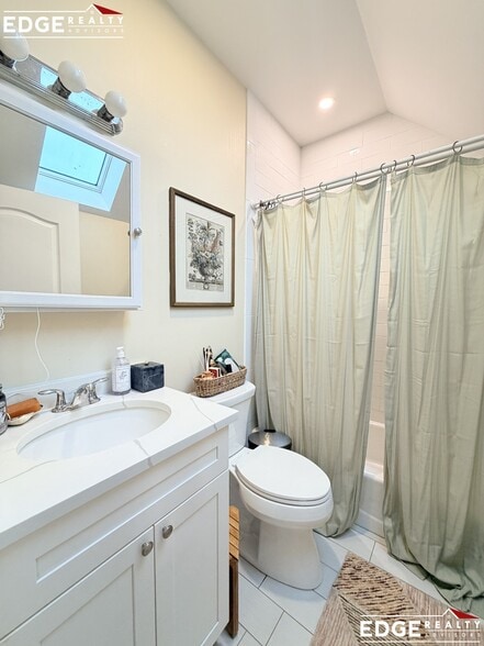 Building Photo - 35 Winship St