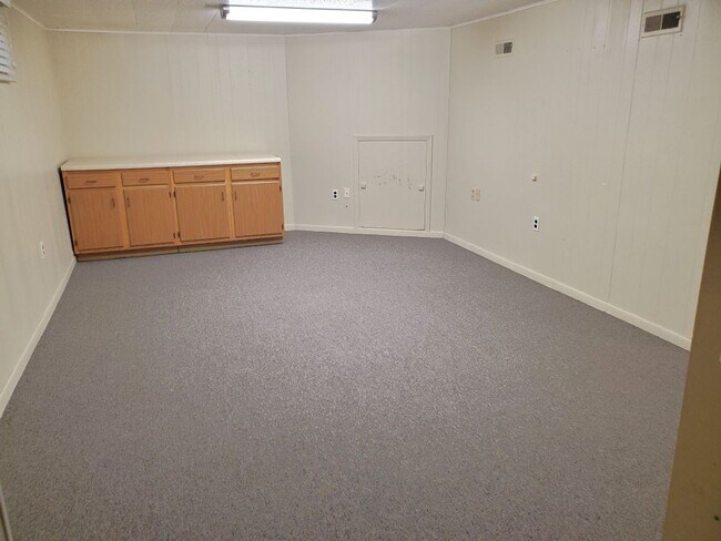 Building Photo - Gorgeous home near Westboro park.