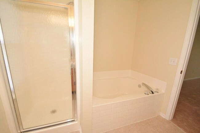 Building Photo - Pike Township 4 bedroom home