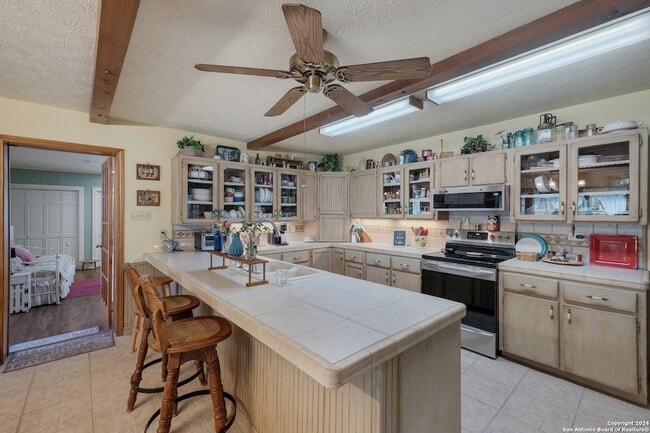 Building Photo - 1209 Oak Ln