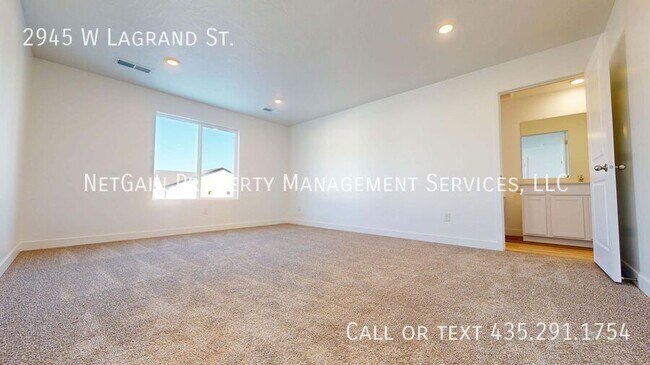 Building Photo - 2945 W LaGrand St