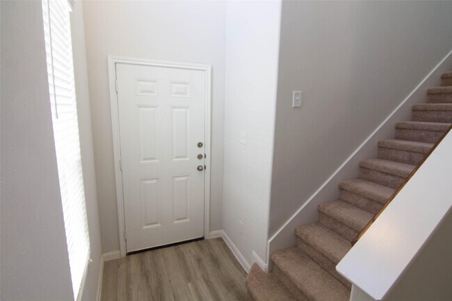 Building Photo - 24331 Amaldi Ct