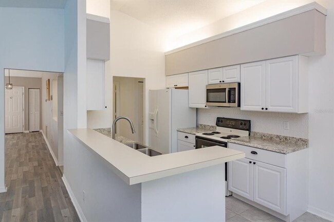 Building Photo - 5955 Kenlyn Ct