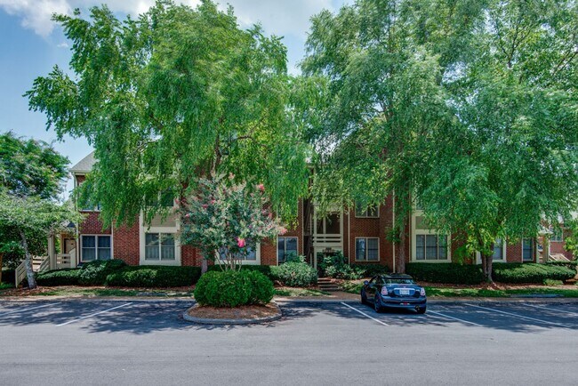 Building Photo - 218 Boxmere Pl
