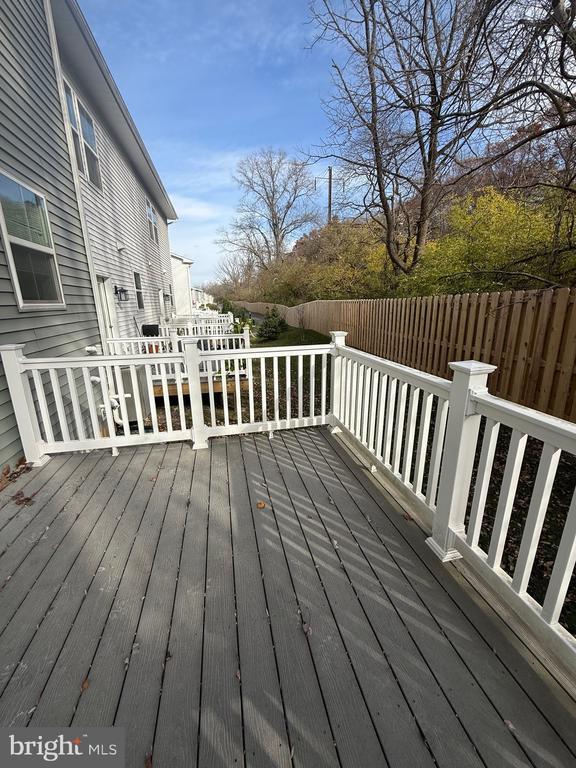 Building Photo - 83 Four Leaf Dr