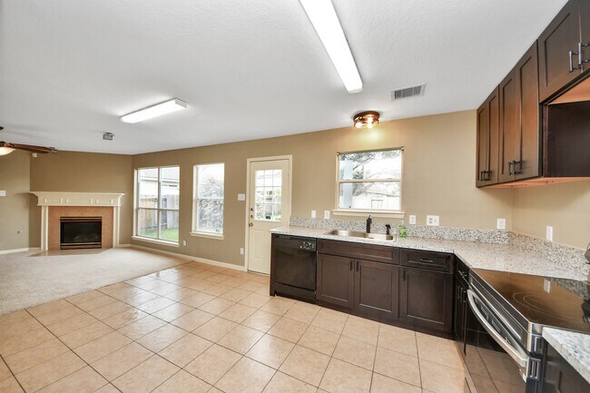 Building Photo - 4006 Wimberley Hollow Ln