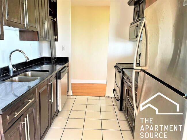 Primary Photo - 4180 N Marine Dr