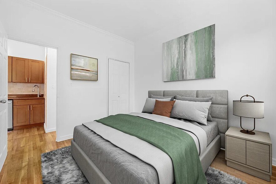 Building Photo - 69 1/2 Morton Street