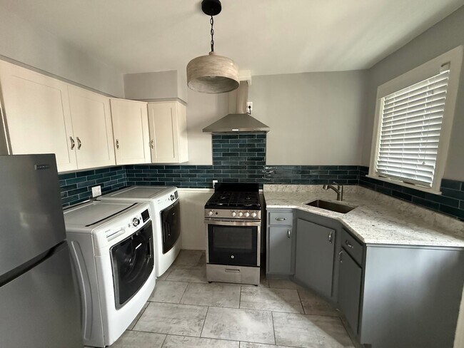 Building Photo - 159 St Agnes Dr