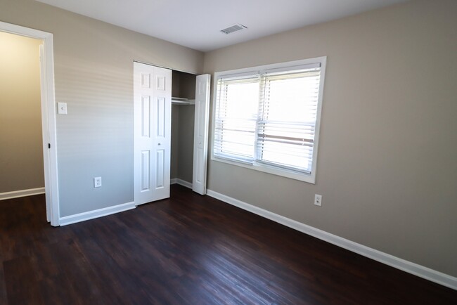 Building Photo - 9240 Bridle Path Ln