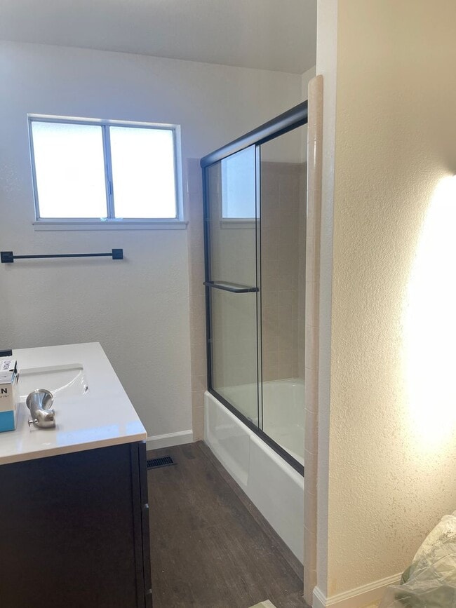 Building Photo - 3 bed / 2 ba house - S. Yuba City