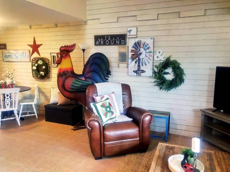 Building Photo - 13016 Constitution Ave NE