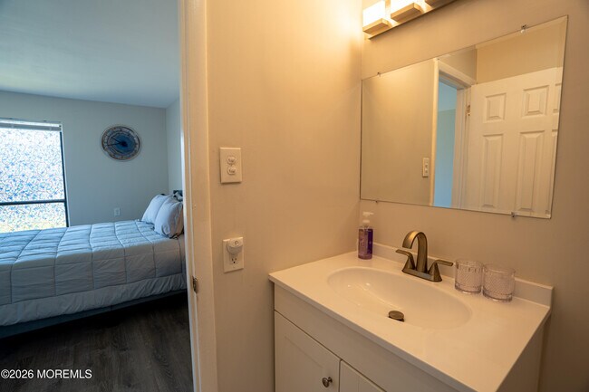 Building Photo - 5C Twin Rivers Dr