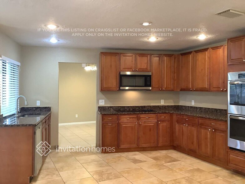 Building Photo - 2716 Briarpatch Dr