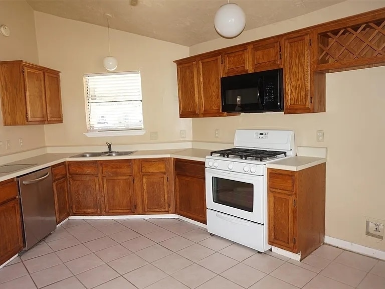 Building Photo - 6023 Woodmancote Dr