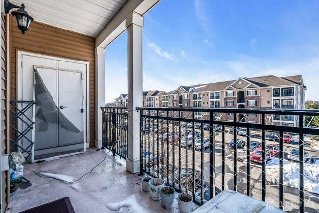 Building Photo - 731 Strassle Wy