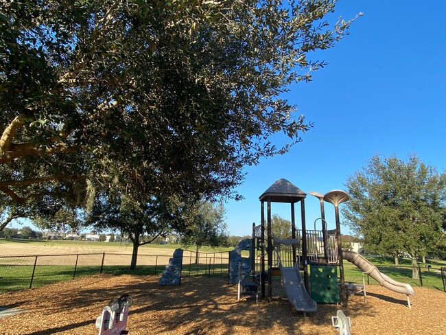 Building Photo - Spacious 4-Bedroom Home in Prime Winter Ga...