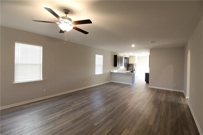 Building Photo - 509 Washington Dr