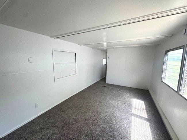Building Photo - Renovated Two Bedroom Mobile Home