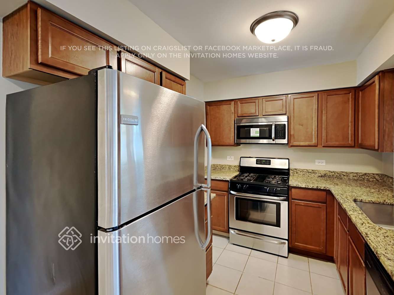 Building Photo - 404 S Crestwood Ln