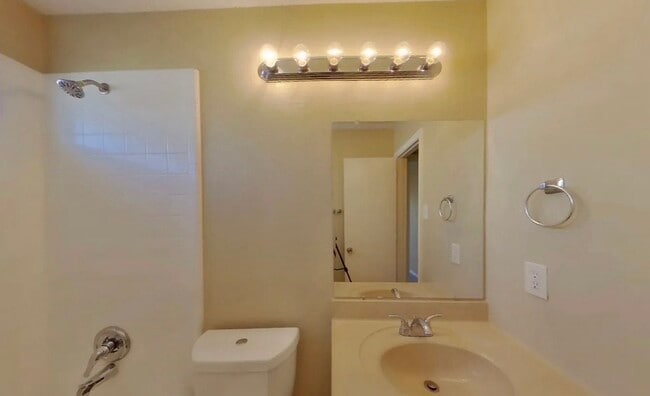 Building Photo - Spacious 3-Bedroom House with Cozy Living Spaces