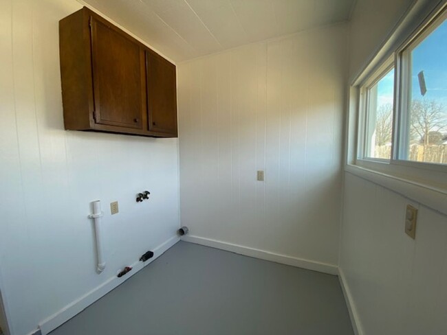 Building Photo - 2 Bedroom 1 Bathroom Unit Available in Urb...