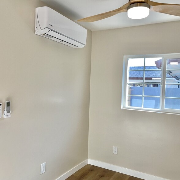 Building Photo - 385 Theresa Way
