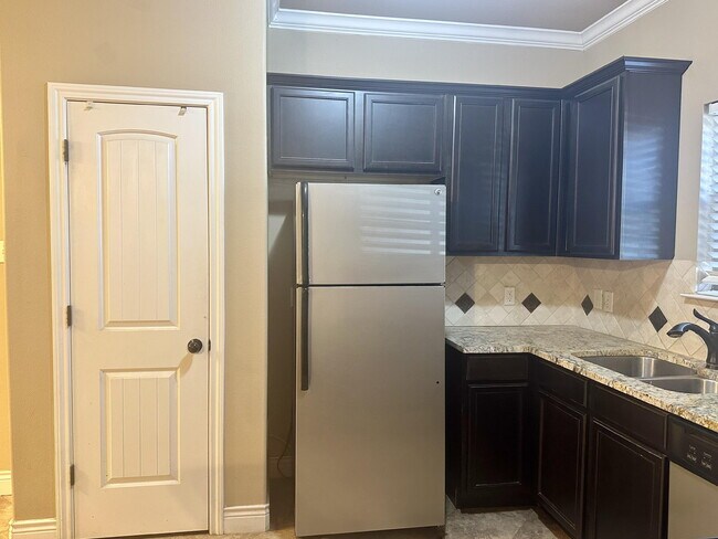 Building Photo - 4423 106th St