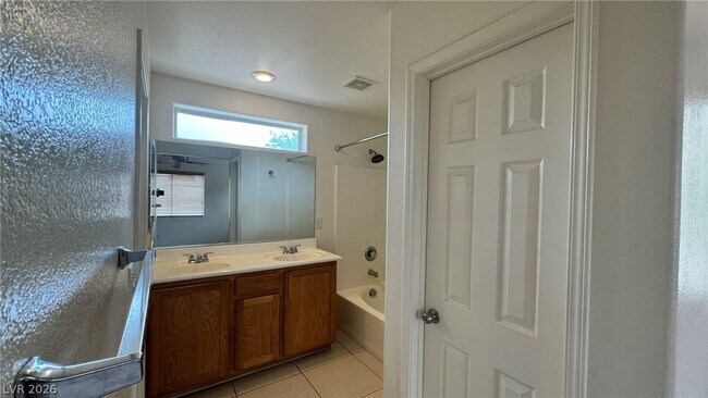 Building Photo - 9967 Carrizo Springs Ave