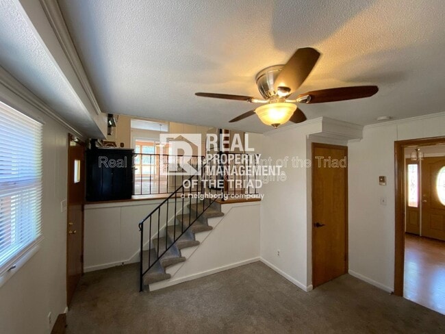 Building Photo - 926 Hilltop Blvd