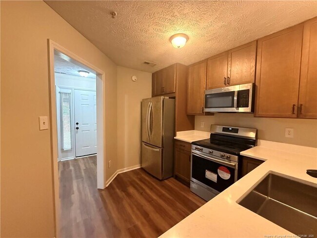 Building Photo - 412 Bubble Creek Ct