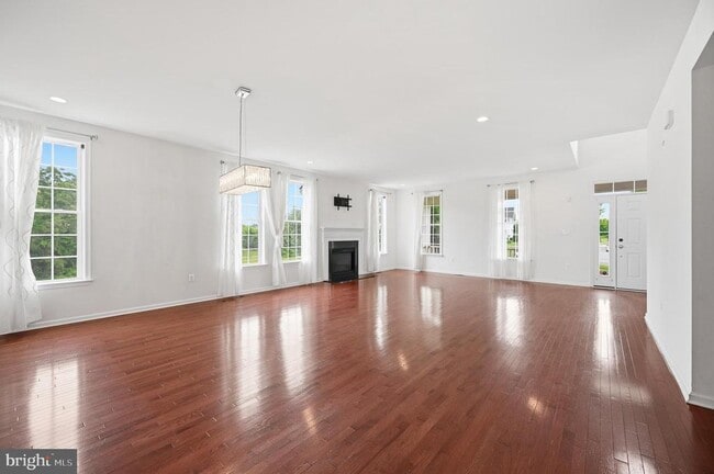 Building Photo - 24267 Purple Finch Dr