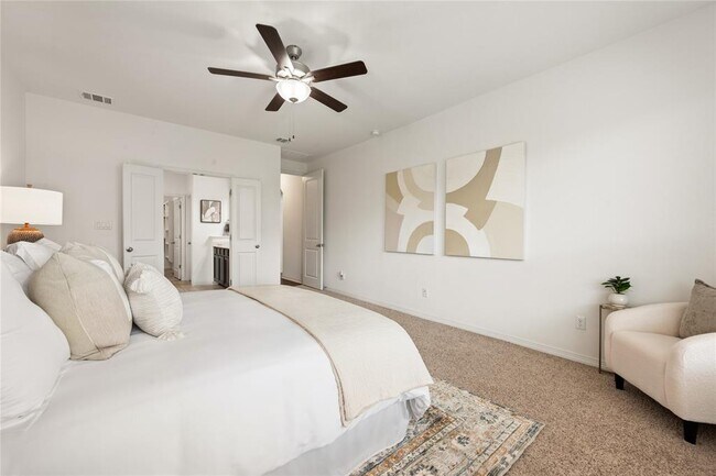 Building Photo - 2213 Santa Isabella Dr