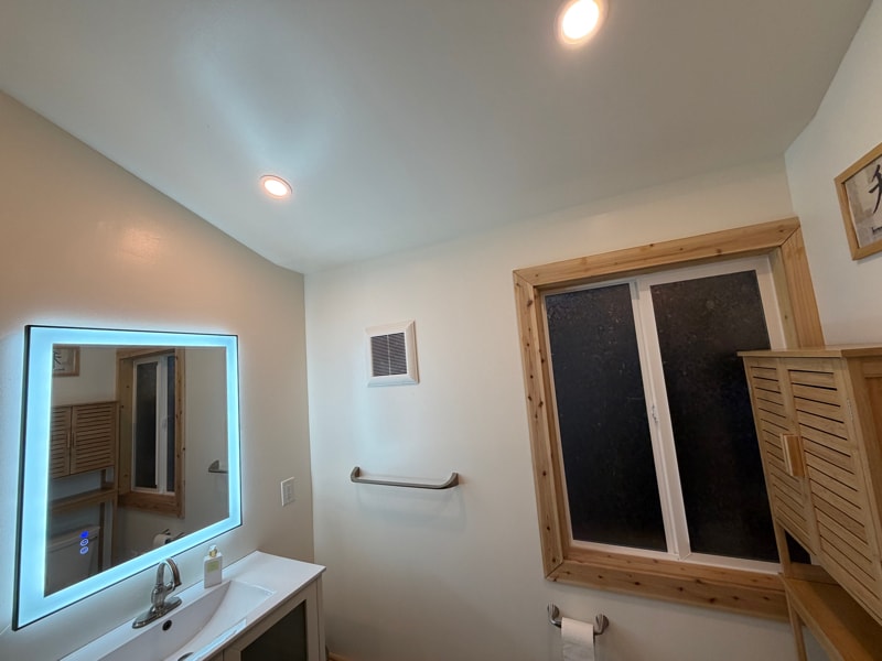 Building Photo - 7711 Owensmouth Ave