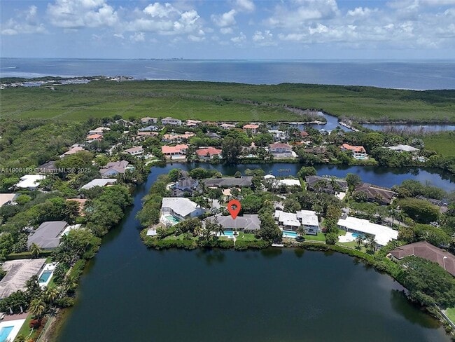 Primary Photo - 415 Rovino Ave