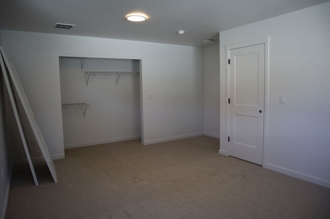 Building Photo - Home Downtown CDA!