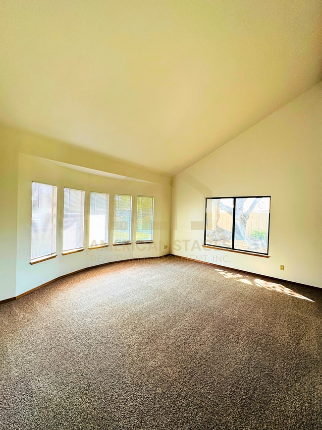 Building Photo - 1121 Pellham Dr