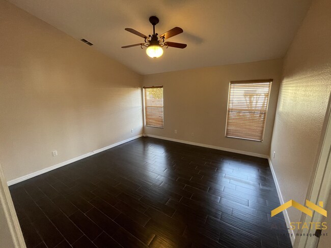 Building Photo - 131 Via Del Sol Dr