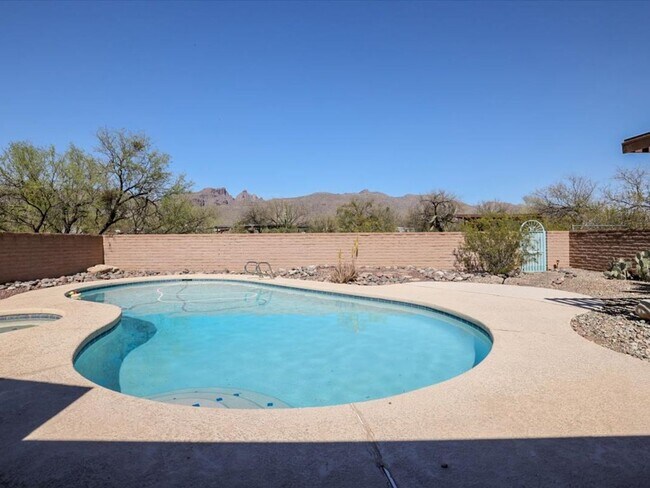Building Photo - ? Stunning Mountain-View Home with Private Pool & All Utilities Included!!