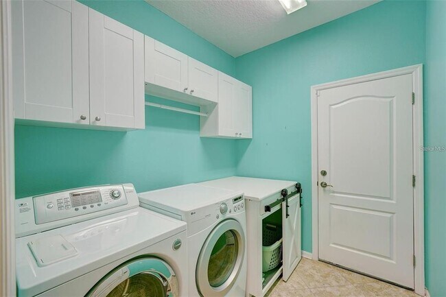 Building Photo - 11710 Albatross Ln