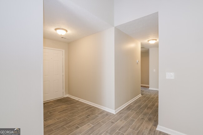 Building Photo - 65 Burdell Dr