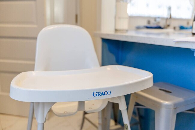 Building Photo - 640 S Columbia St