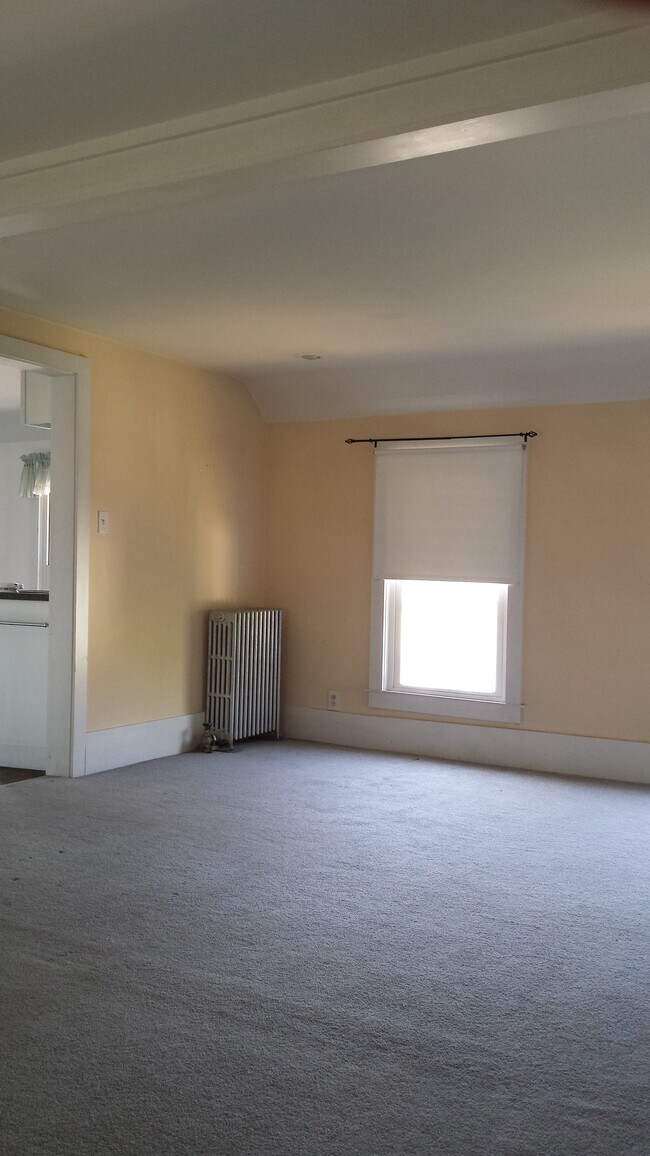 Living Room - 50 Douglass St