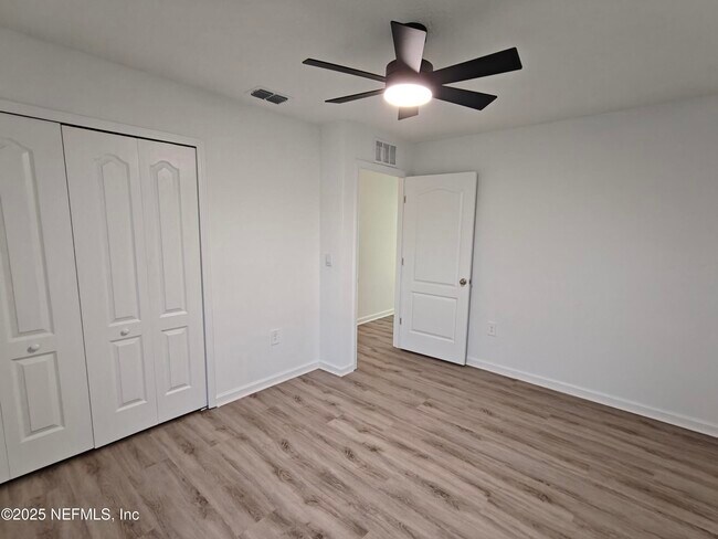 Building Photo - 114 Summer Moon Dr