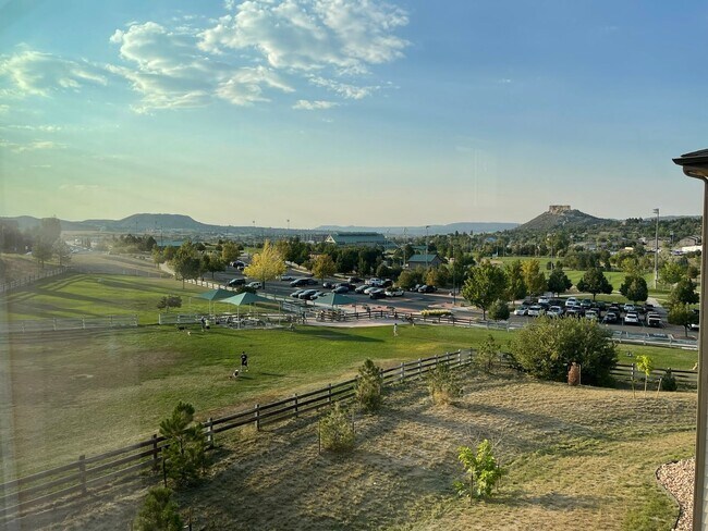 Building Photo - The Lifestyle You Seek!