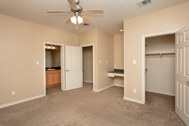 Building Photo - 411 Montauk Ct