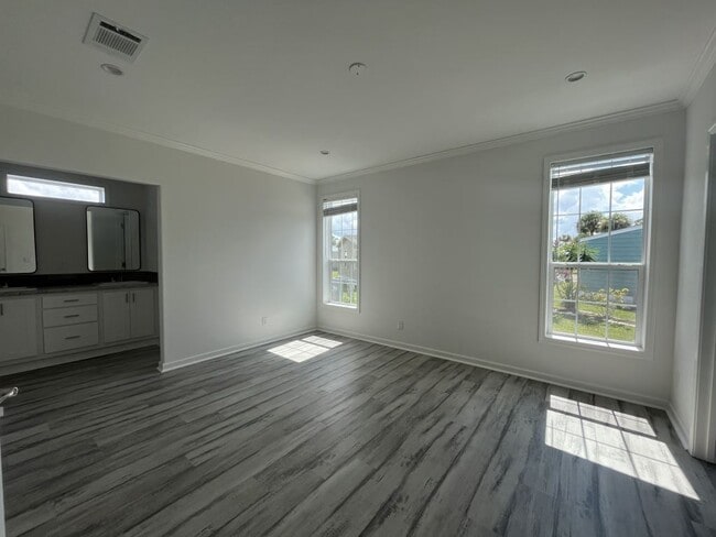 Building Photo - 245 Bimini Cay Cir