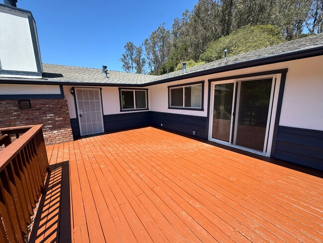 Building Photo - 640 Peaceful Valley Dr