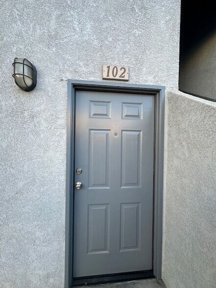 Primary Photo - 6545 Fulton Ave