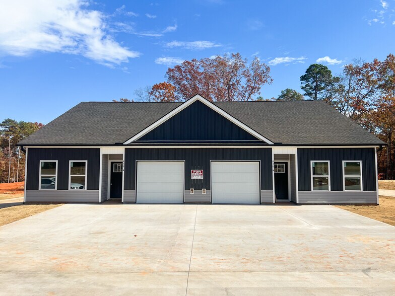 Building Photo - 432 Blume Rd